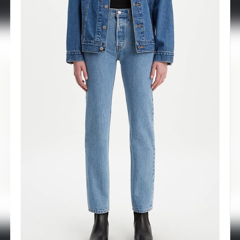 Levi's 501 original straight leg light wash jeans